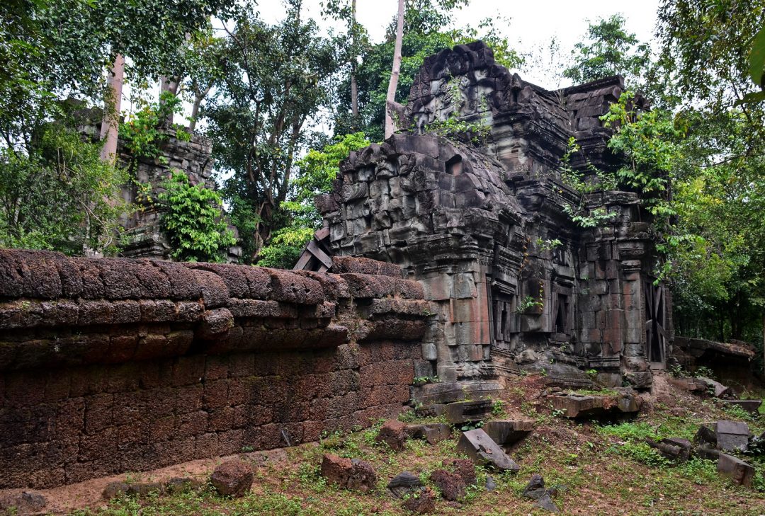 Overview of Banteay Ampil from the southwest