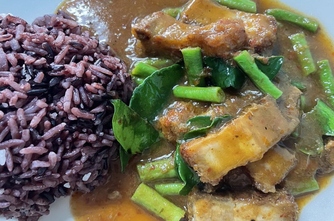 Organic spicy pork with 'red rice' - 1 UKP. 